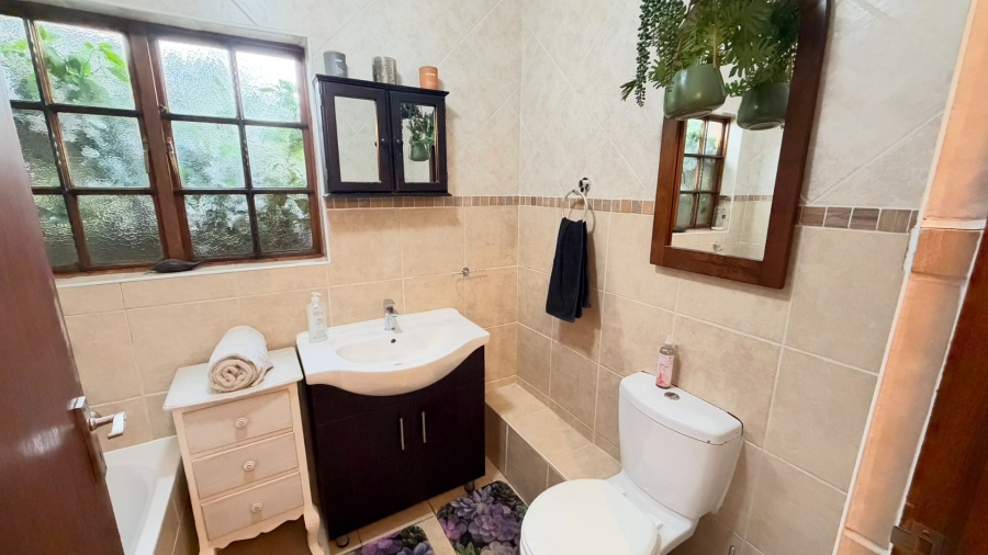 4 Bedroom Property for Sale in Langenhovenpark Free State